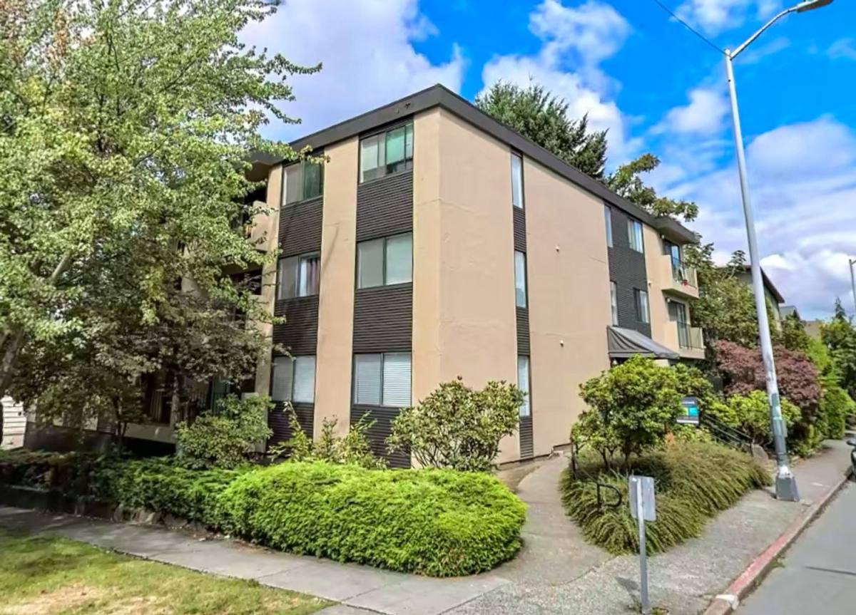 Apartment for rent at 5505 15th Ave NE, Seattle, WA 98105