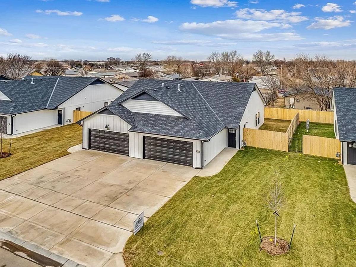 Townhouse for rent at 3422 W 45th St S, Wichita, KS 67217