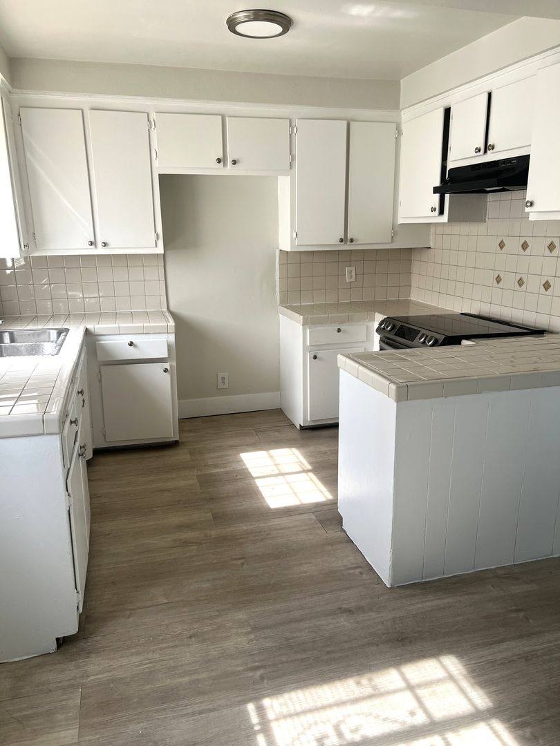 Apartment for rent at 12722 S Figueroa St, Los Angeles, CA 90061