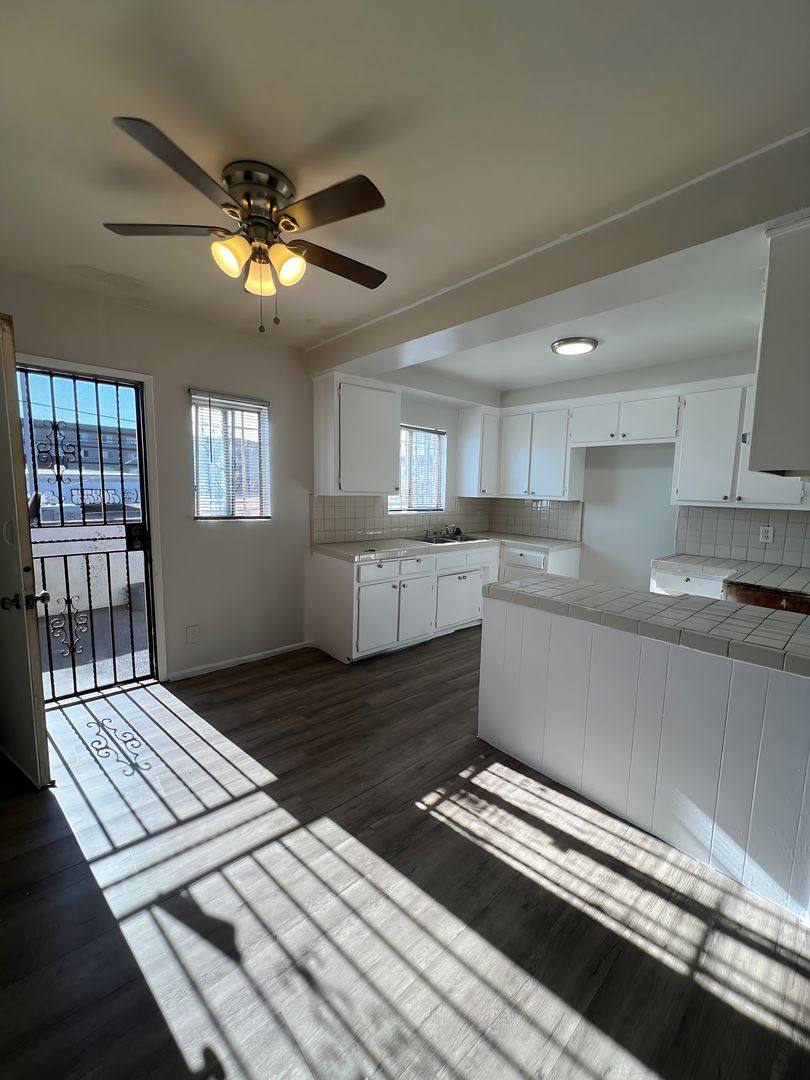 Apartment for rent at 12722 S Figueroa St, Los Angeles, CA 90061