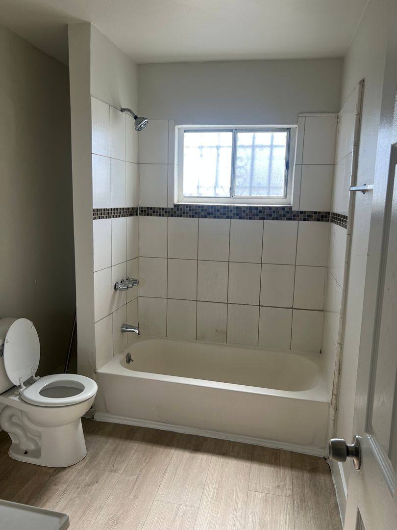 Apartment for rent at 12722 S Figueroa St, Los Angeles, CA 90061
