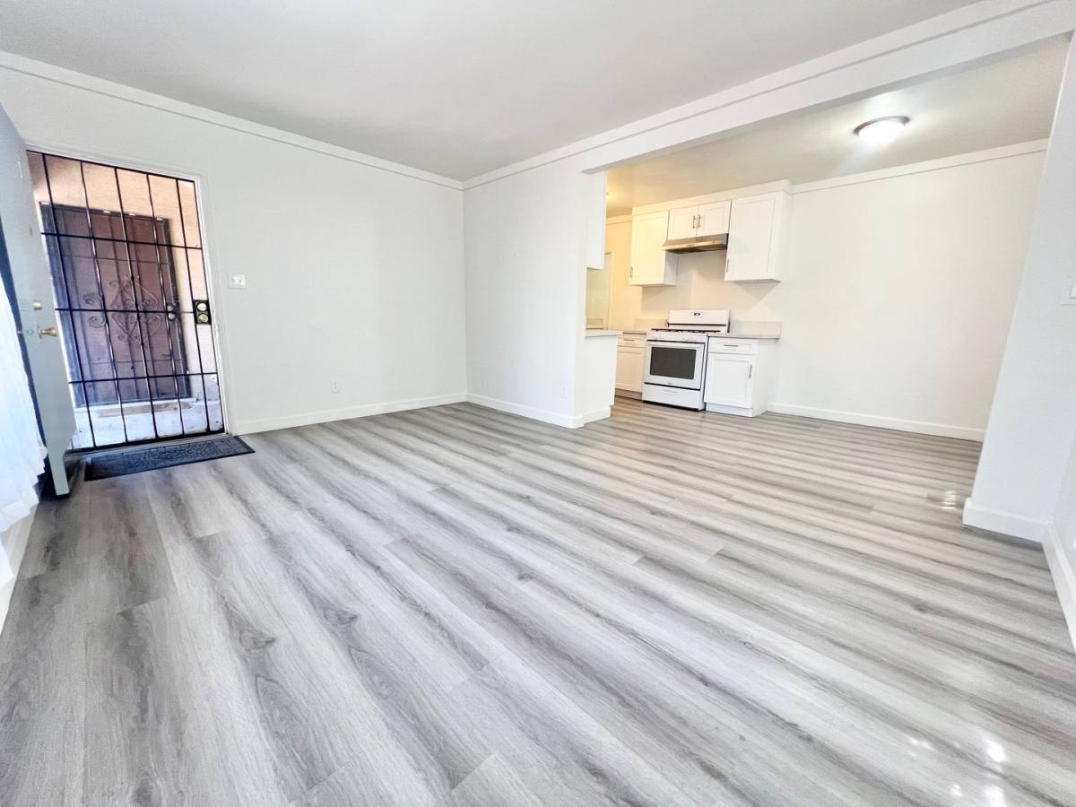 Apartment for rent at 1825 E Broadway, Long Beach, CA 90802