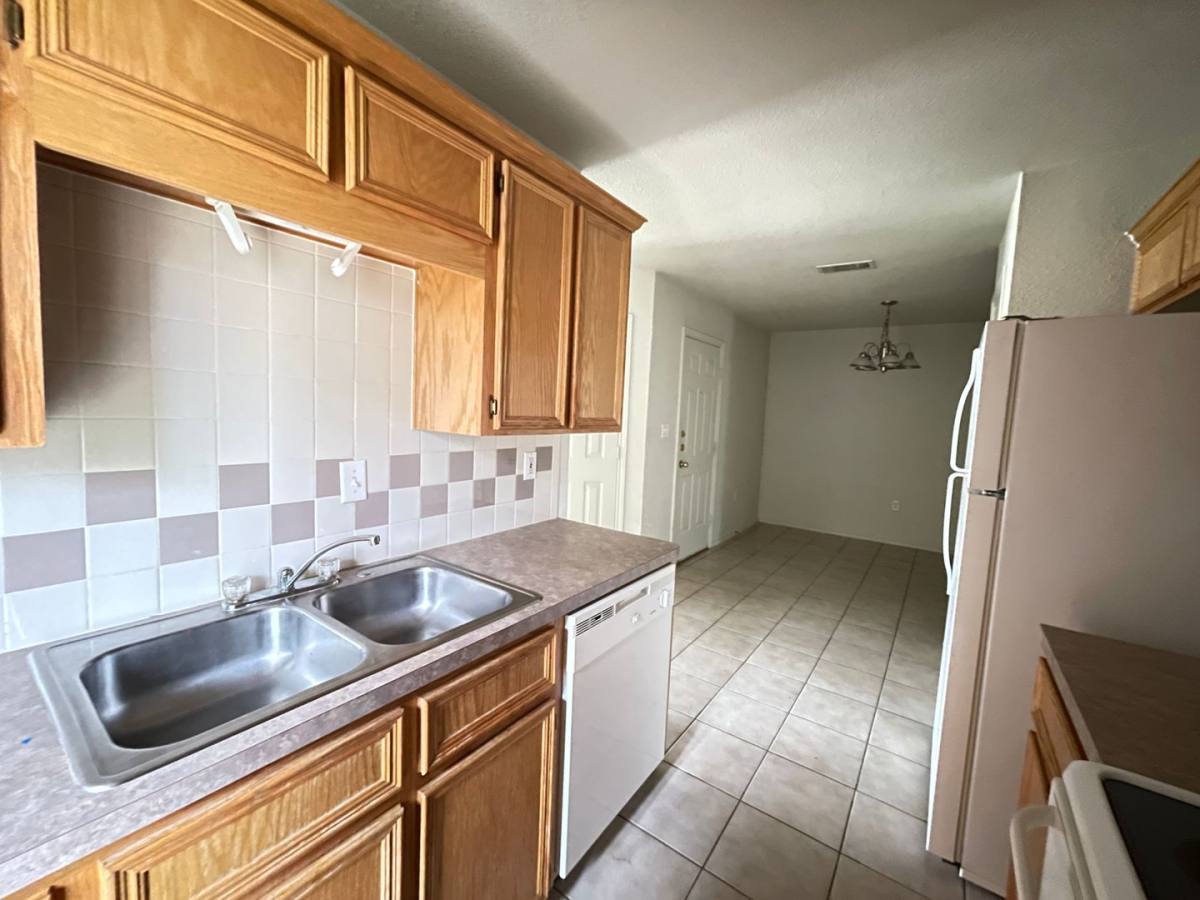 Townhouse for rent at 1704 Ute Trail, Harker Heights, TX 76548