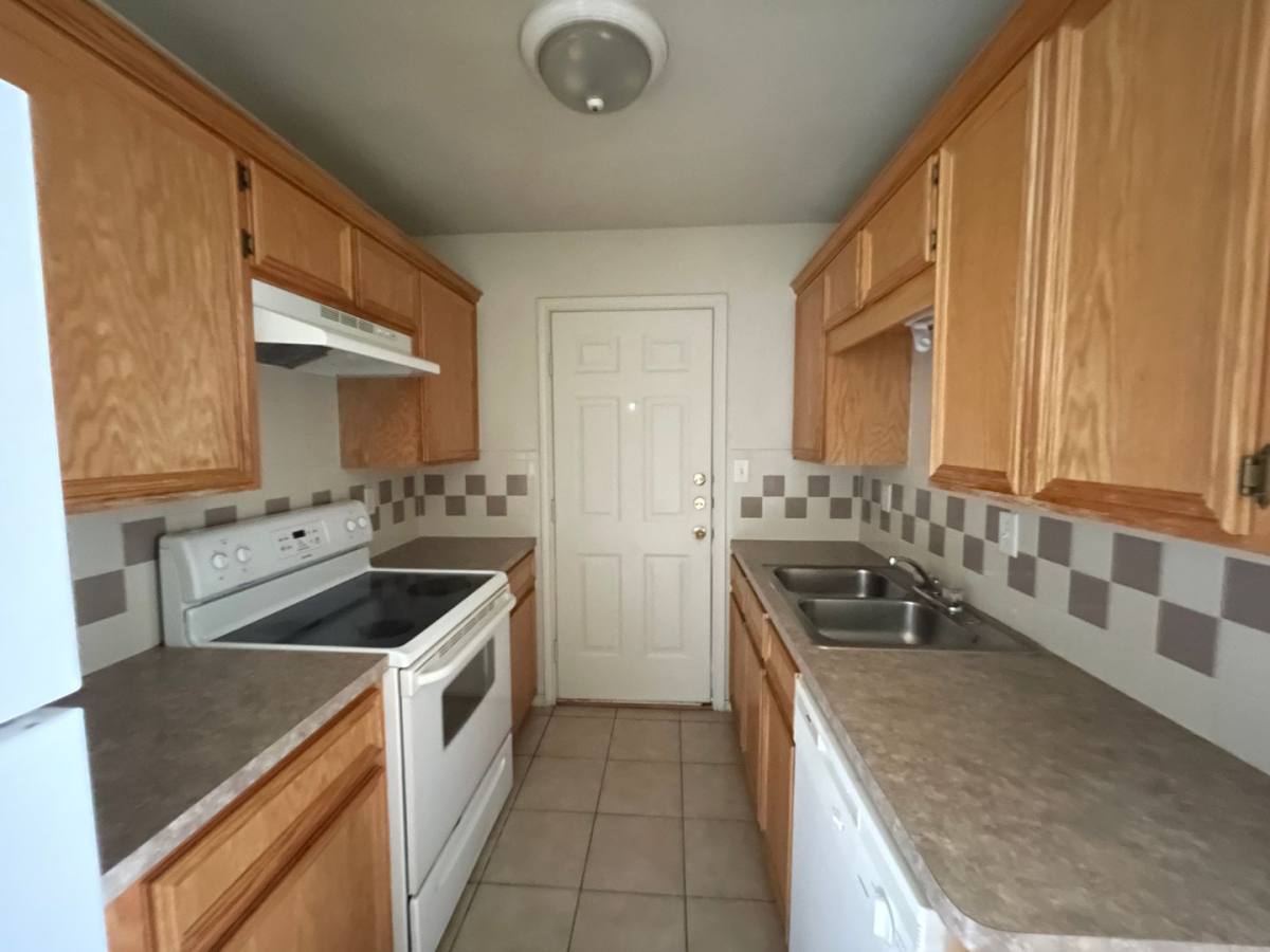 Townhouse for rent at 1704 Ute Trail, Harker Heights, TX 76548
