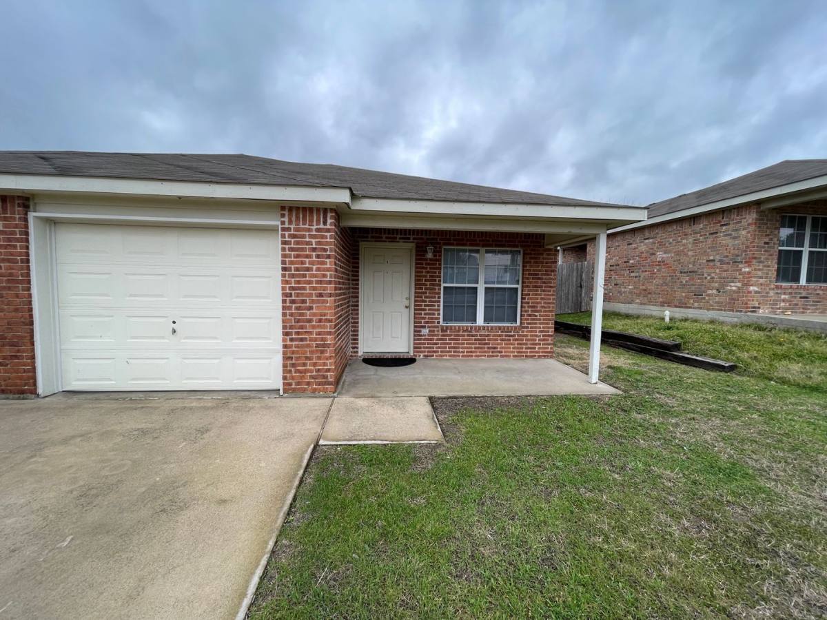 Townhouse for rent at 1704 Ute Trail, Harker Heights, TX 76548