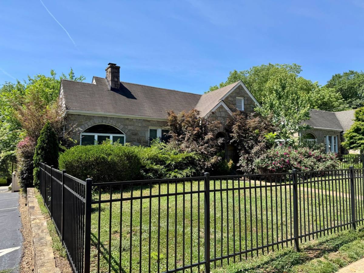 Apartment for rent at 905 W Peace St, Raleigh, NC 27605