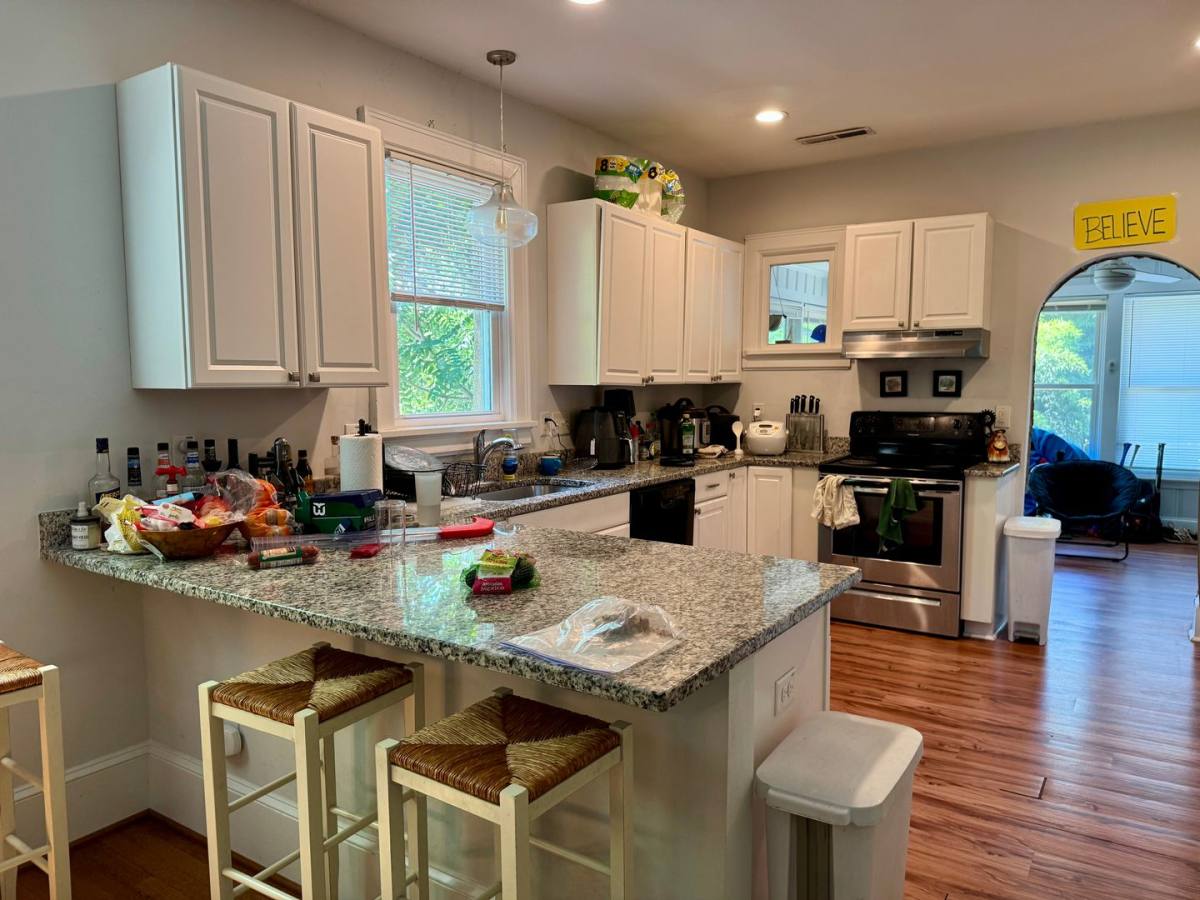 Apartment for rent at 905 W Peace St, Raleigh, NC 27605