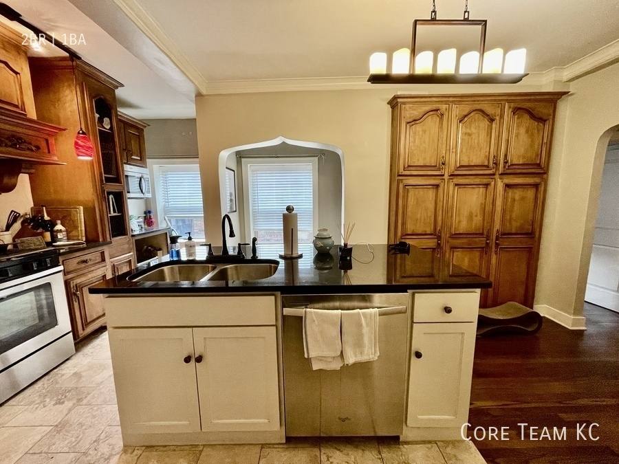Condo for rent at 710 W 48th St #301, Kansas City, MO 64111