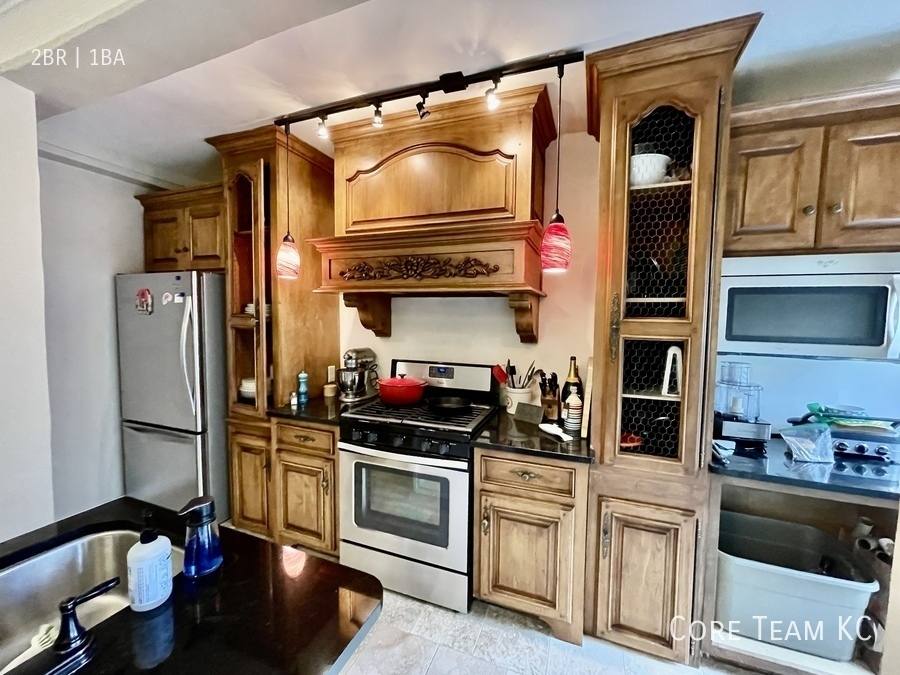 Condo for rent at 710 W 48th St #301, Kansas City, MO 64111