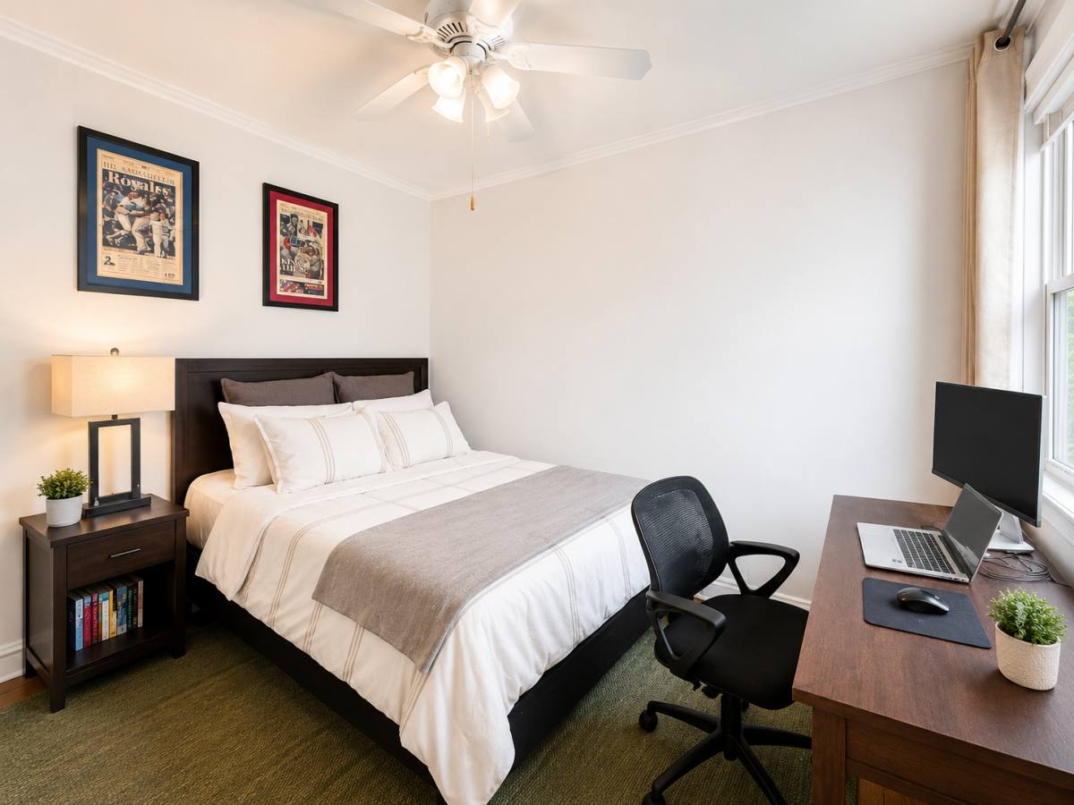 Apartment for rent at 652 W Oakdale #1N, Chicago, IL 60657