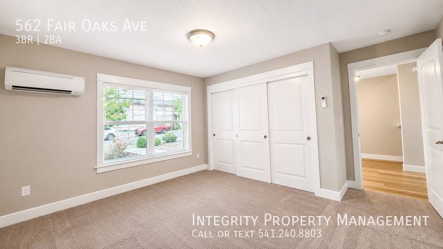 Townhouse for rent at 562 Fair Oaks Ave, Ashland, OR 97520
