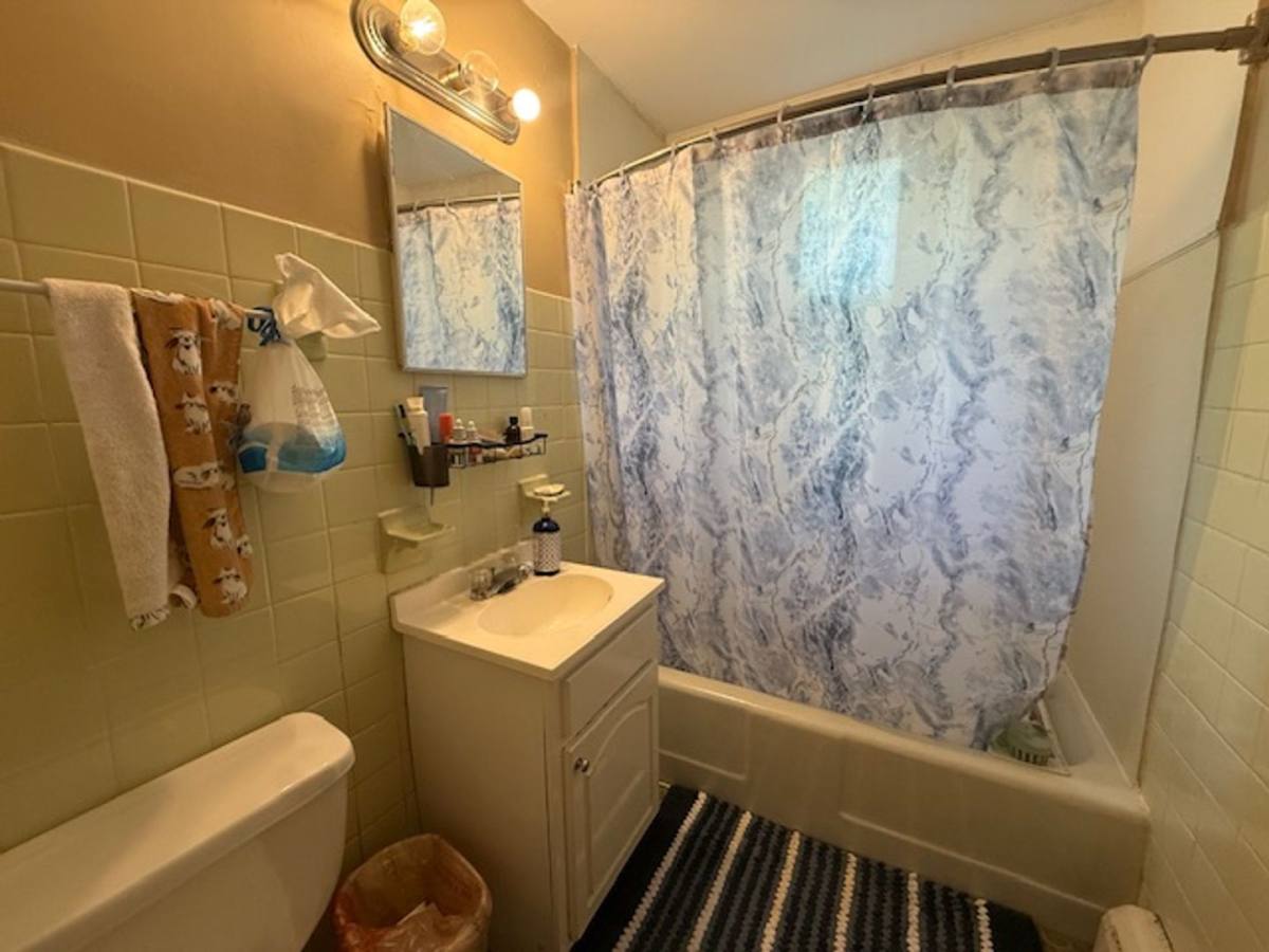 Apartment for rent at 606 E Elm, Urbana, IL 61802