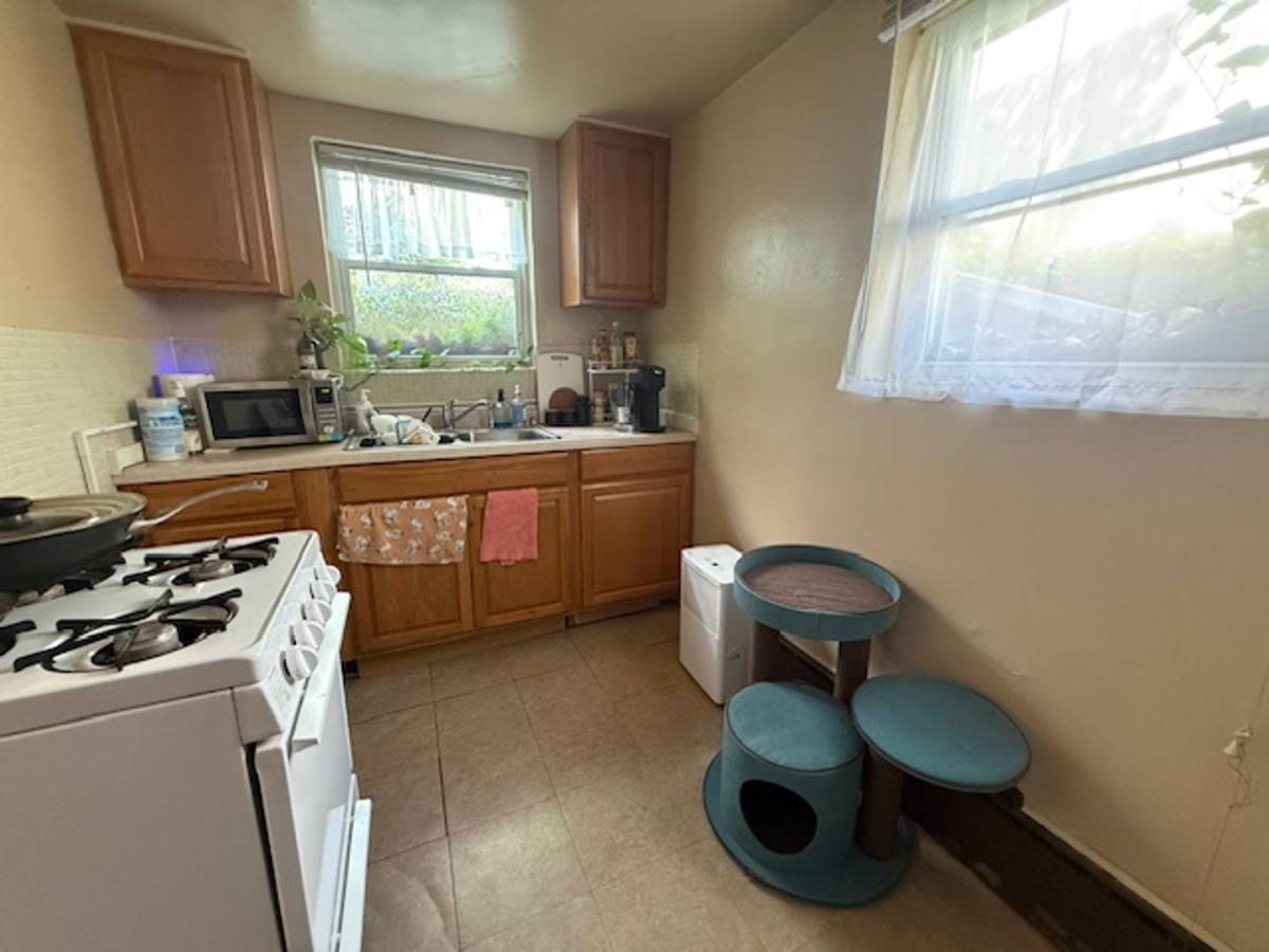 Apartment for rent at 606 E Elm, Urbana, IL 61802