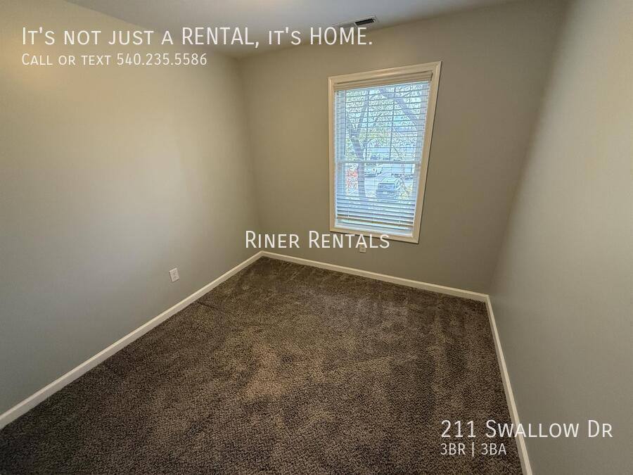 Townhouse for rent at 211 Swallow Dr, Elkton, VA 22827