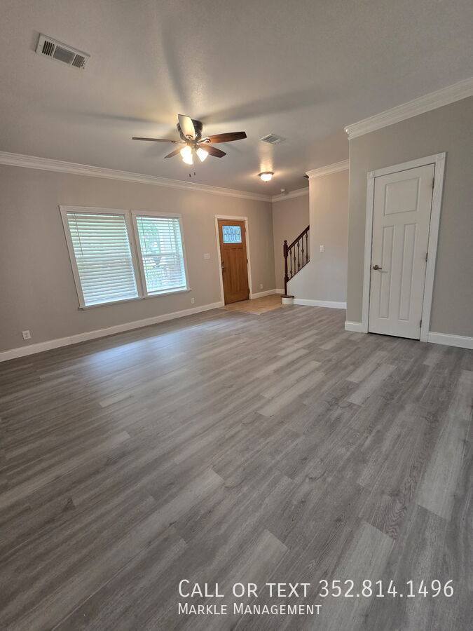 Townhouse for rent at 200 S 11th St #102, Leesburg, FL 34748