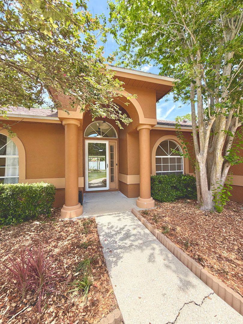 House for rent at 5360 N Lake Burkett Lane, Winter Park, FL 32792