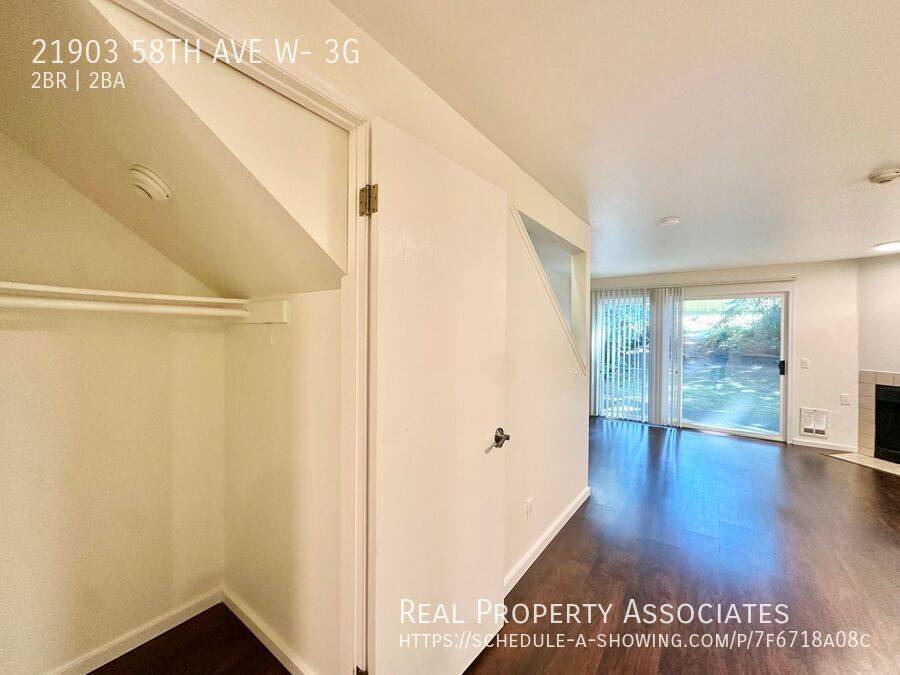 Townhouse for rent at 21903 58th Ave W- 3G, Mountlake Terrace, WA 98043