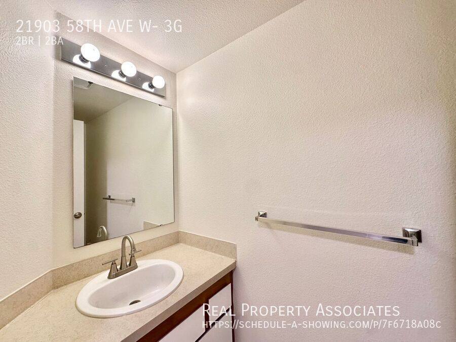 Townhouse for rent at 21903 58th Ave W- 3G, Mountlake Terrace, WA 98043