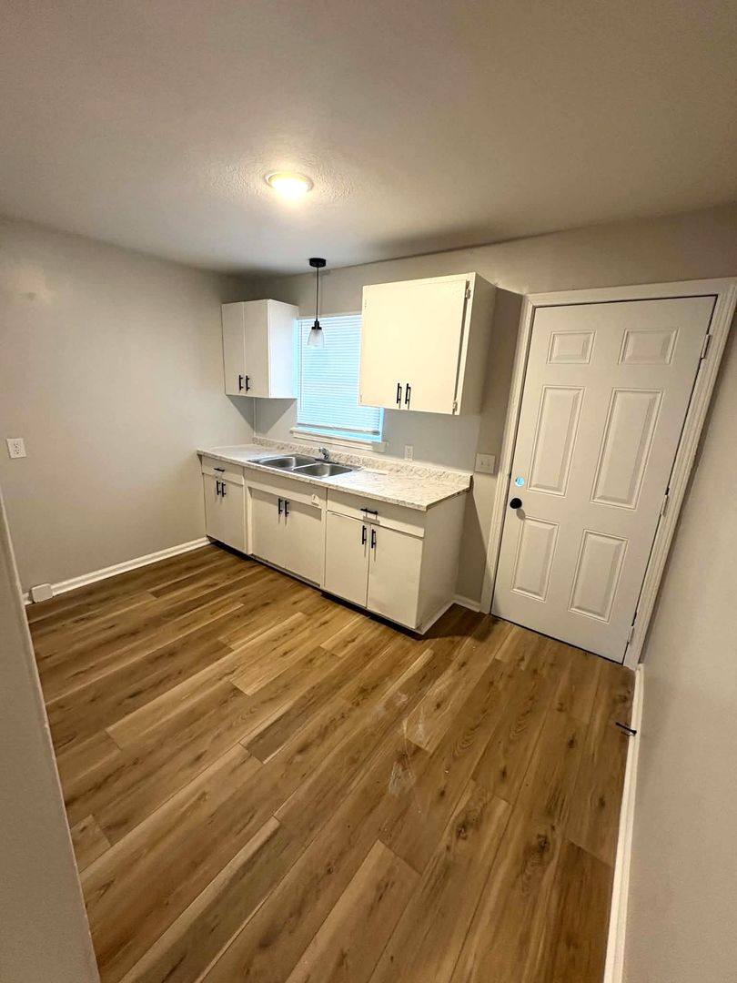 Apartment for rent at 1614-1616-1618-1620 N Hillside St, Wichita, KS 67214