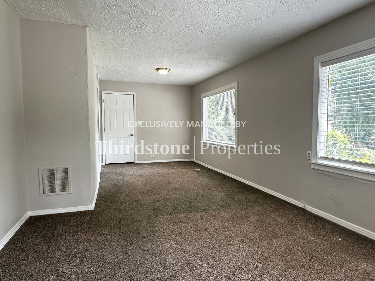 Townhouse for rent at 7350 Linda Dr, Jacksonville, FL 32208