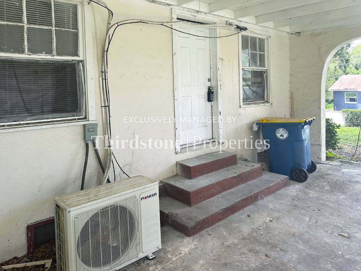 Townhouse for rent at 7350 Linda Dr, Jacksonville, FL 32208