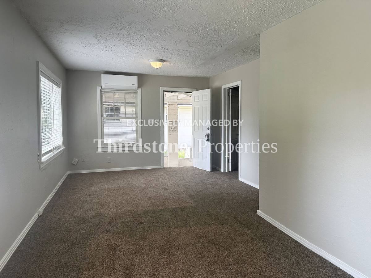 Townhouse for rent at 7350 Linda Dr, Jacksonville, FL 32208