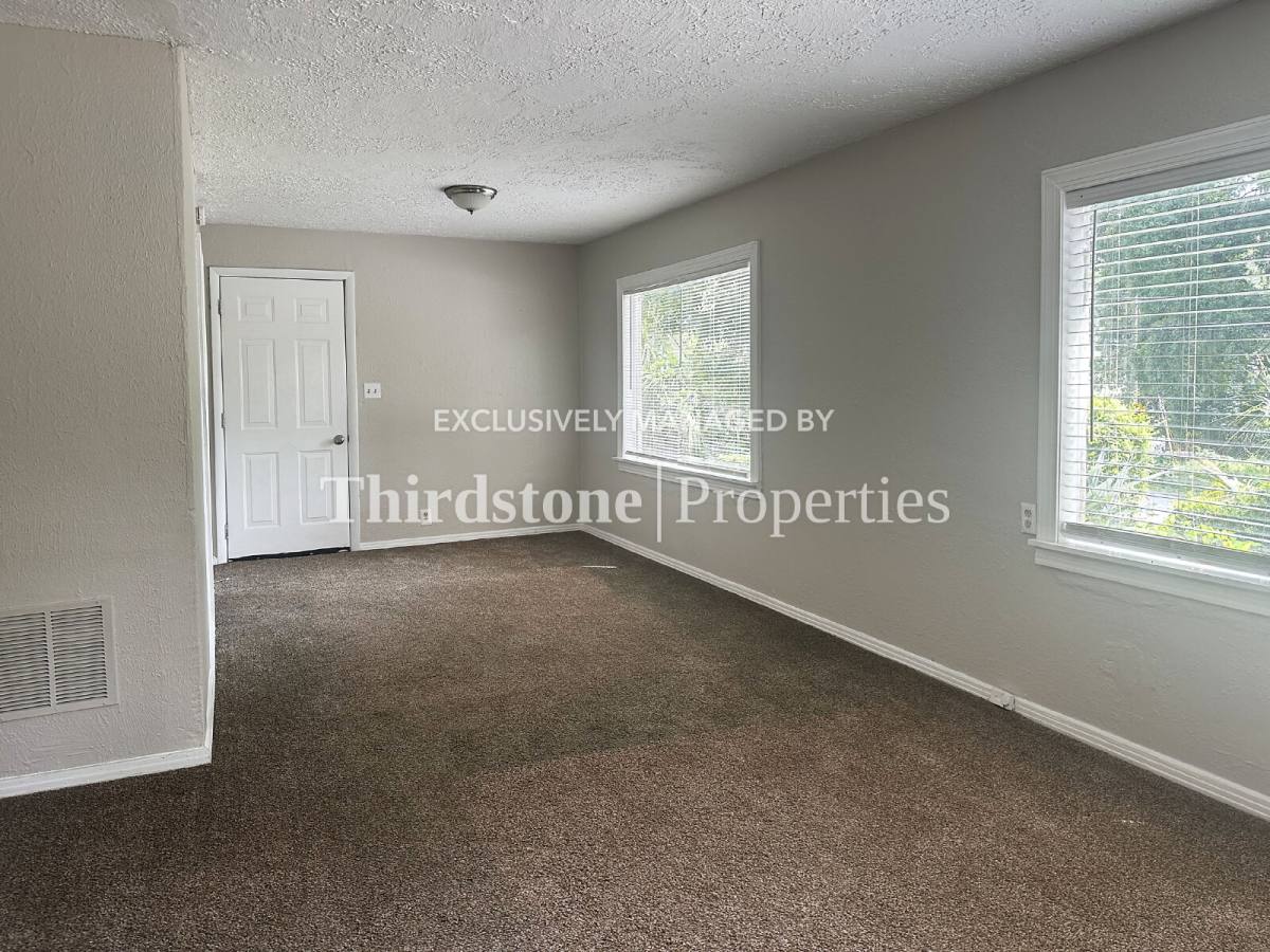 Townhouse for rent at 7350 Linda Dr, Jacksonville, FL 32208