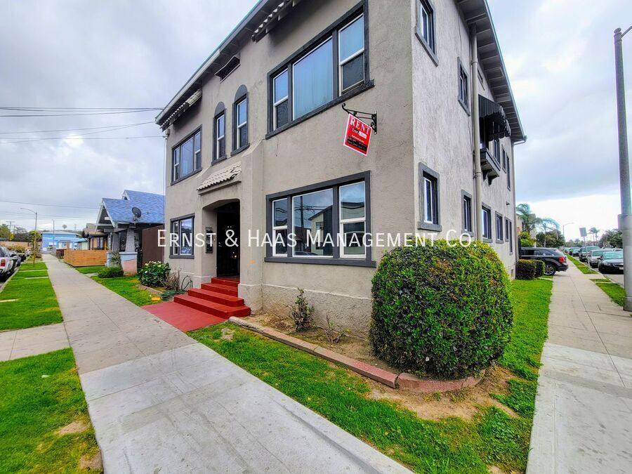 Apartment for rent at 708 E Burnett St, Long Beach, CA 90806