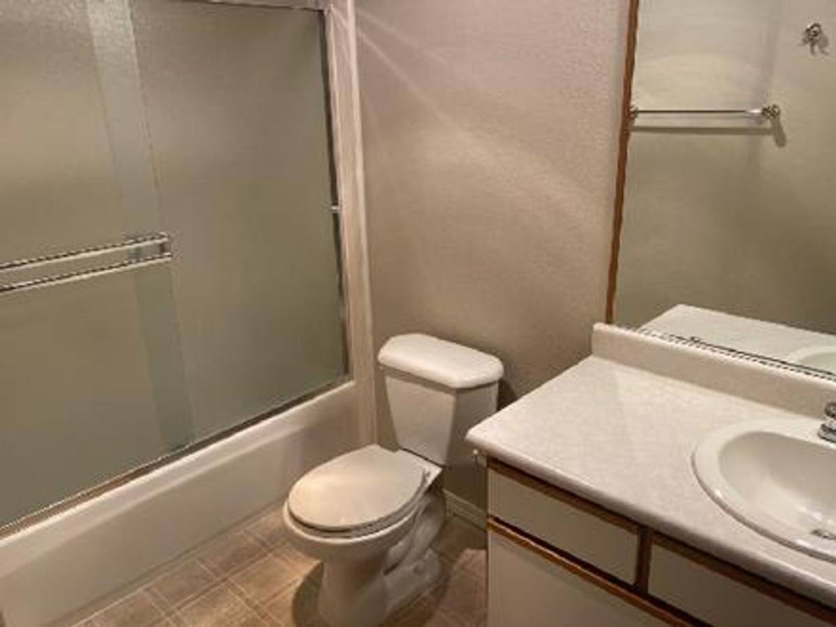 Apartment for rent at 2731 Crater Lake Ave, Medford, OR 97504