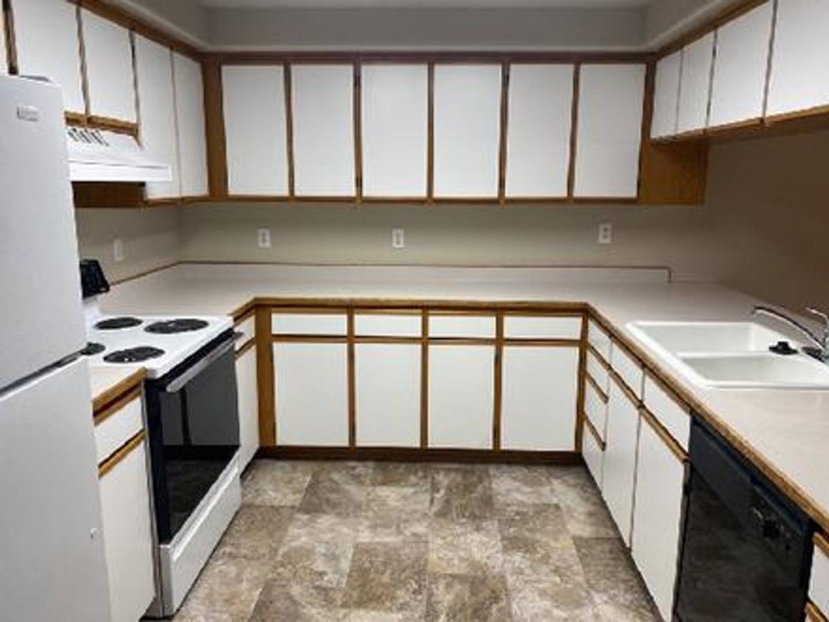 Apartment for rent at 2731 Crater Lake Ave, Medford, OR 97504