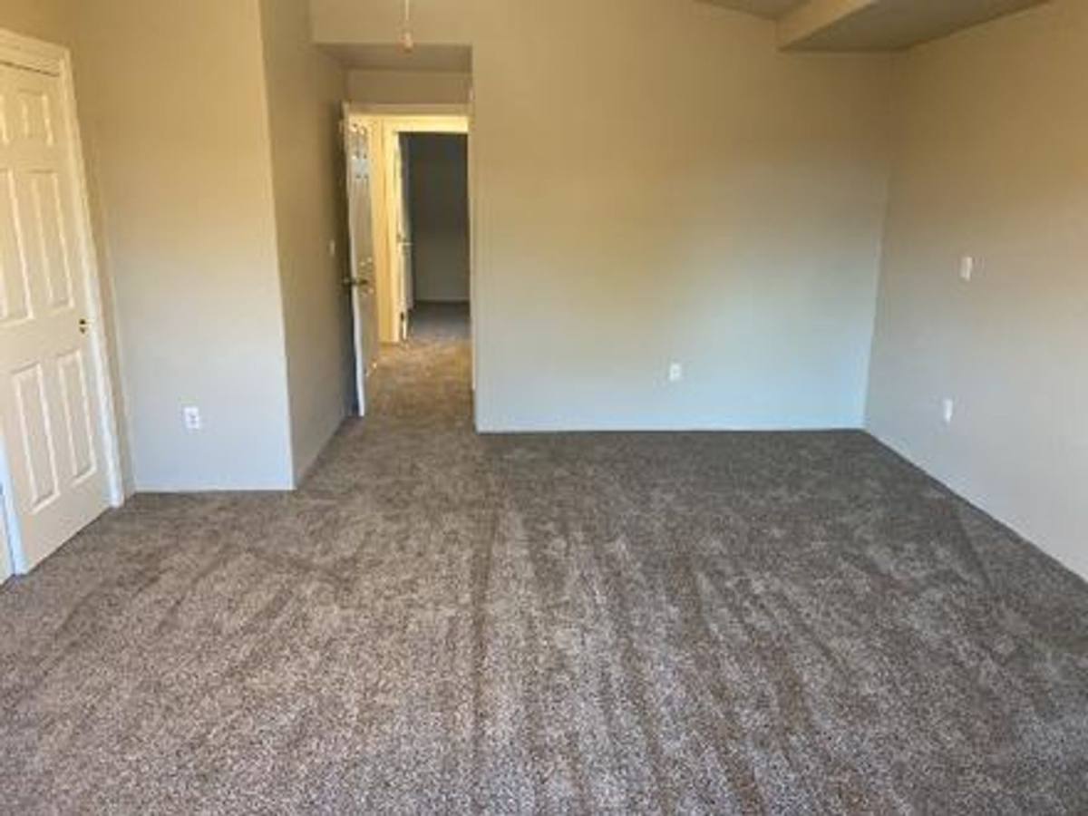 Apartment for rent at 2731 Crater Lake Ave, Medford, OR 97504