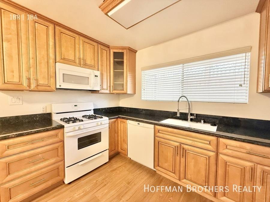 Apartment for rent at 4860 Van Noord Ave, Sherman Oaks, CA 91423
