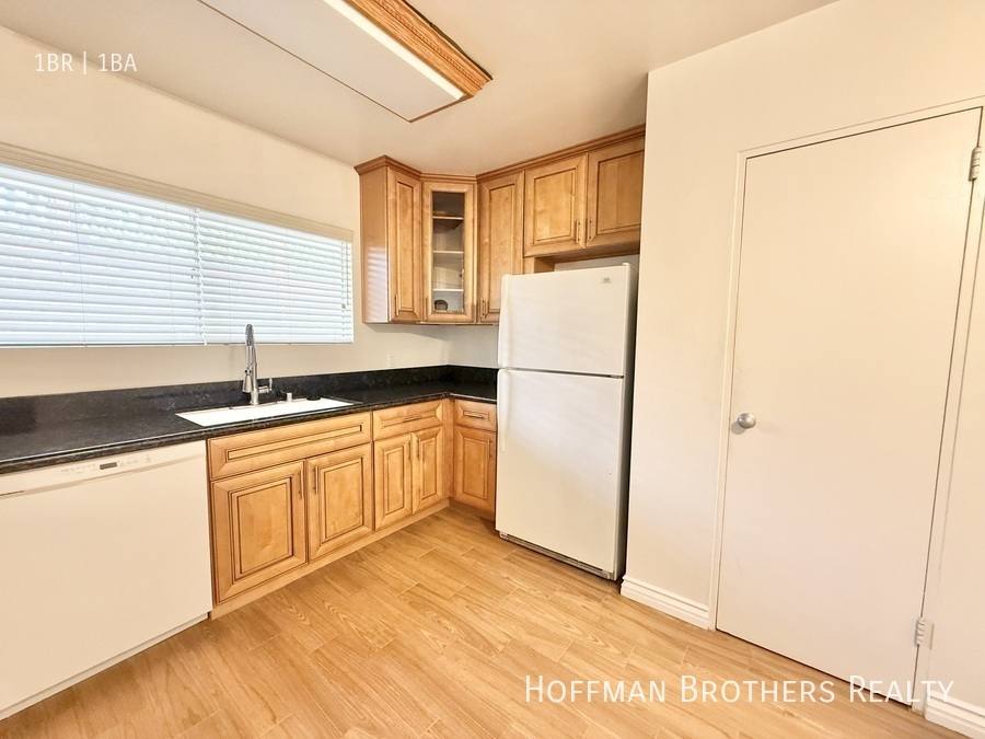 Apartment for rent at 4860 Van Noord Ave, Sherman Oaks, CA 91423
