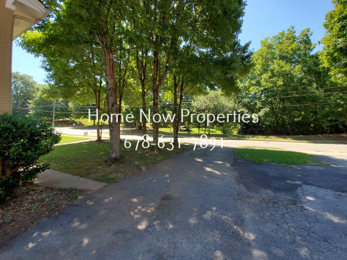 Apartment for rent at 1352 N Ave, Atlanta, GA 30307