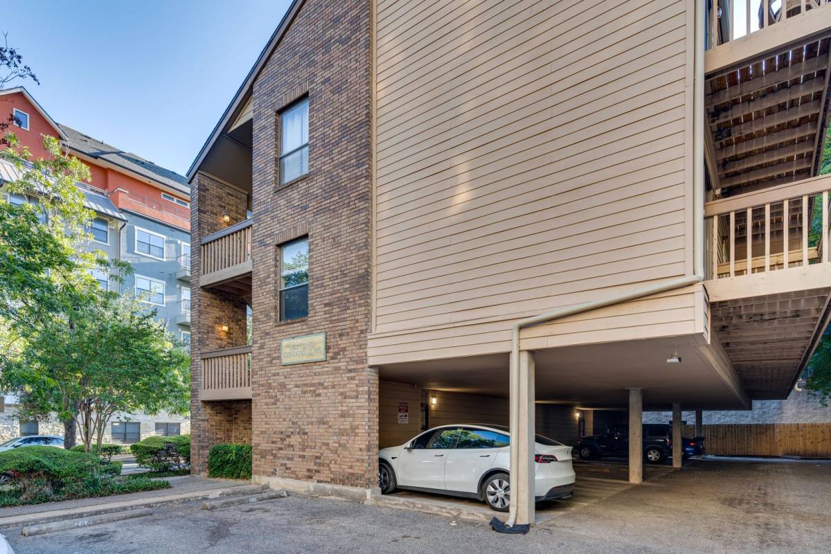 Apartment for rent at 2210 Pearl #203, Austin, TX 78705