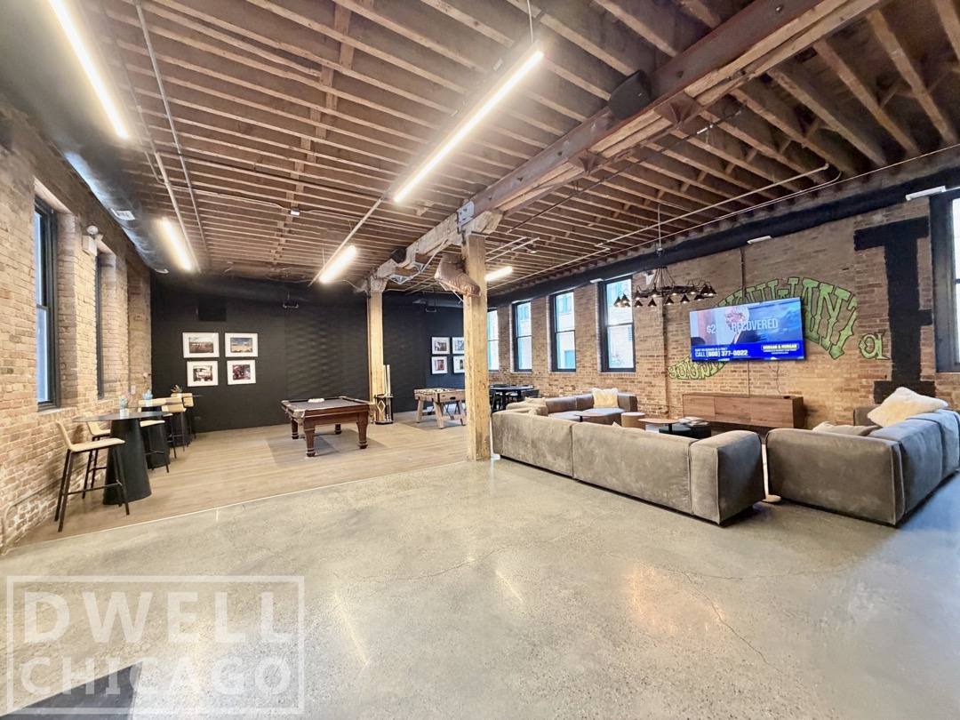 Apartment for rent at 1350 N Wells St, Chicago, IL 60610