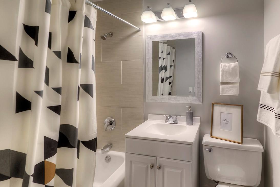 Apartment for rent at 1350 N Lake Shore Dr, Chicago, IL 60610