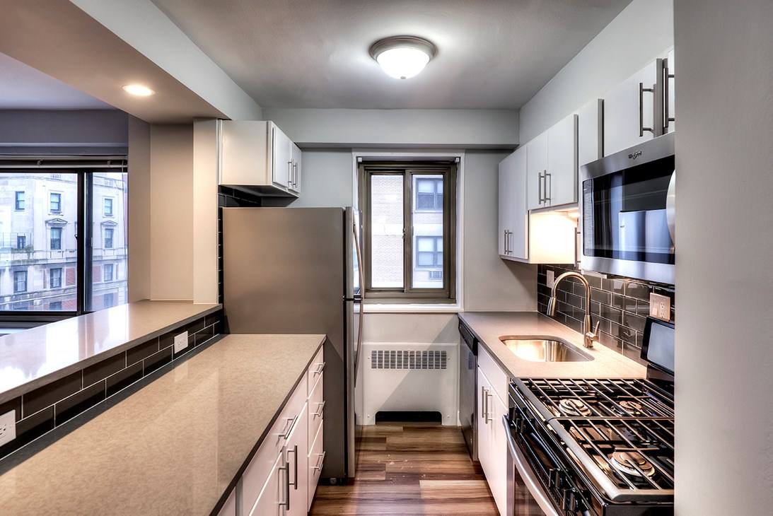 Apartment for rent at 1350 N Lake Shore Dr, Chicago, IL 60610