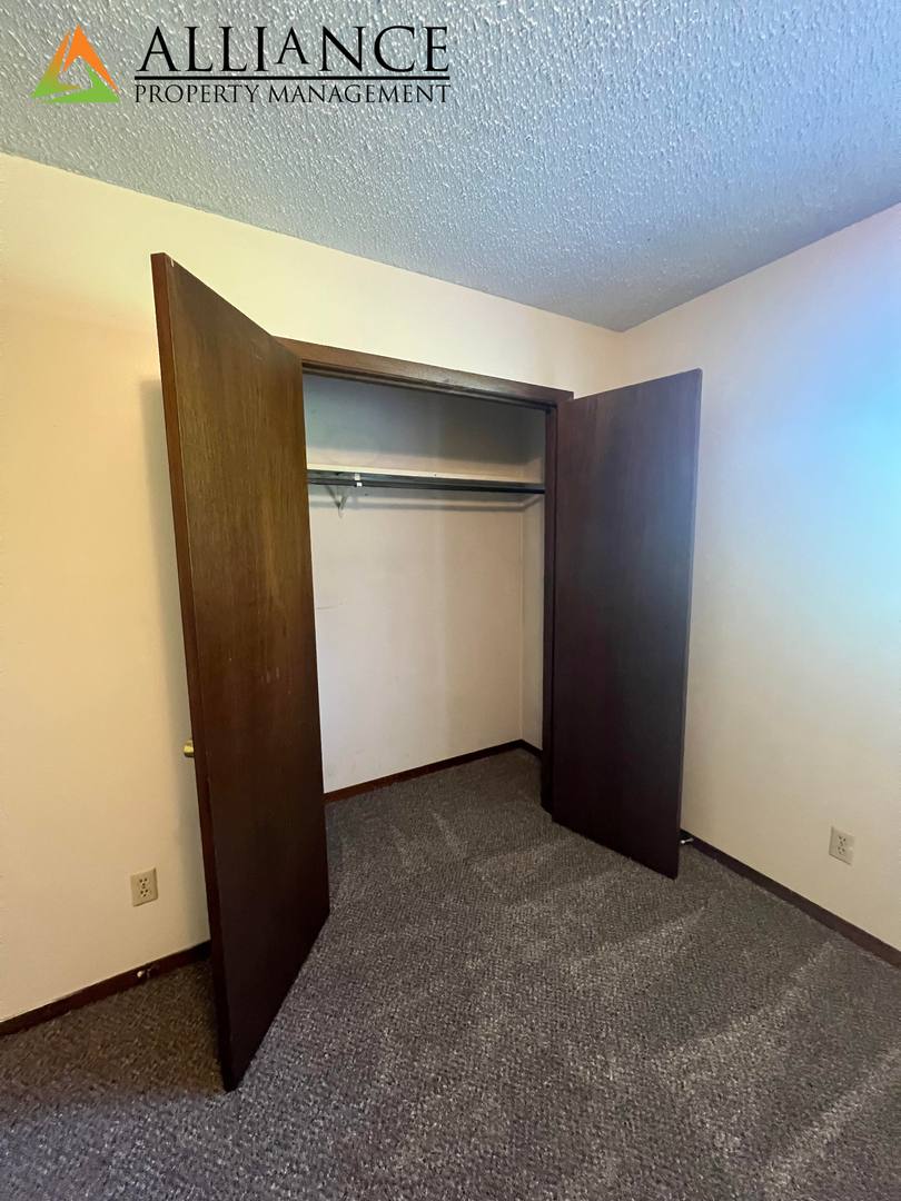 Apartment for rent at 2014 Seaton Ave, Manhattan, KS 66502