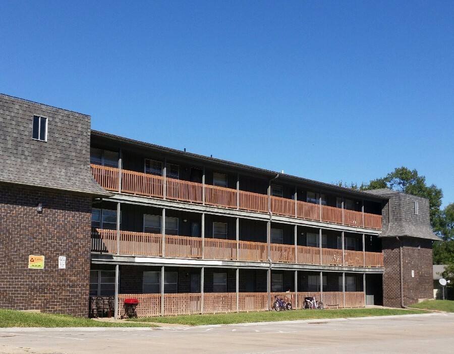 Apartment for rent at 2014 Seaton Ave, Manhattan, KS 66502