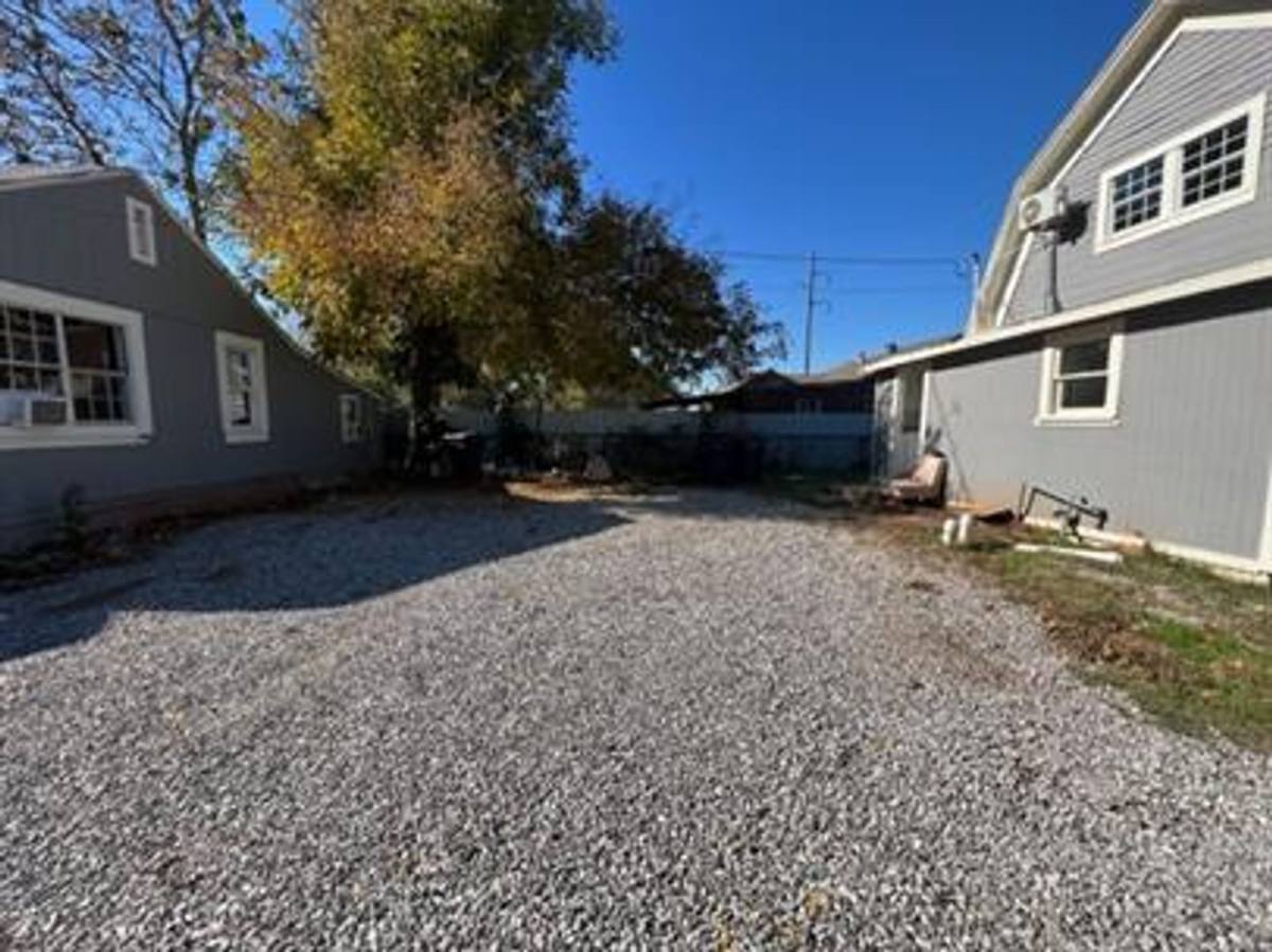 House for rent at 526 SE 21st St, Oklahoma City, OK 73129