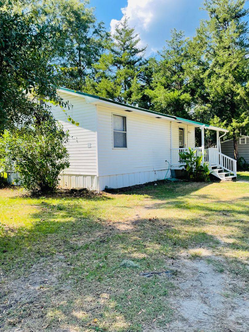 House for rent at 16 Spokan Trail, Crawfordville, FL 32327