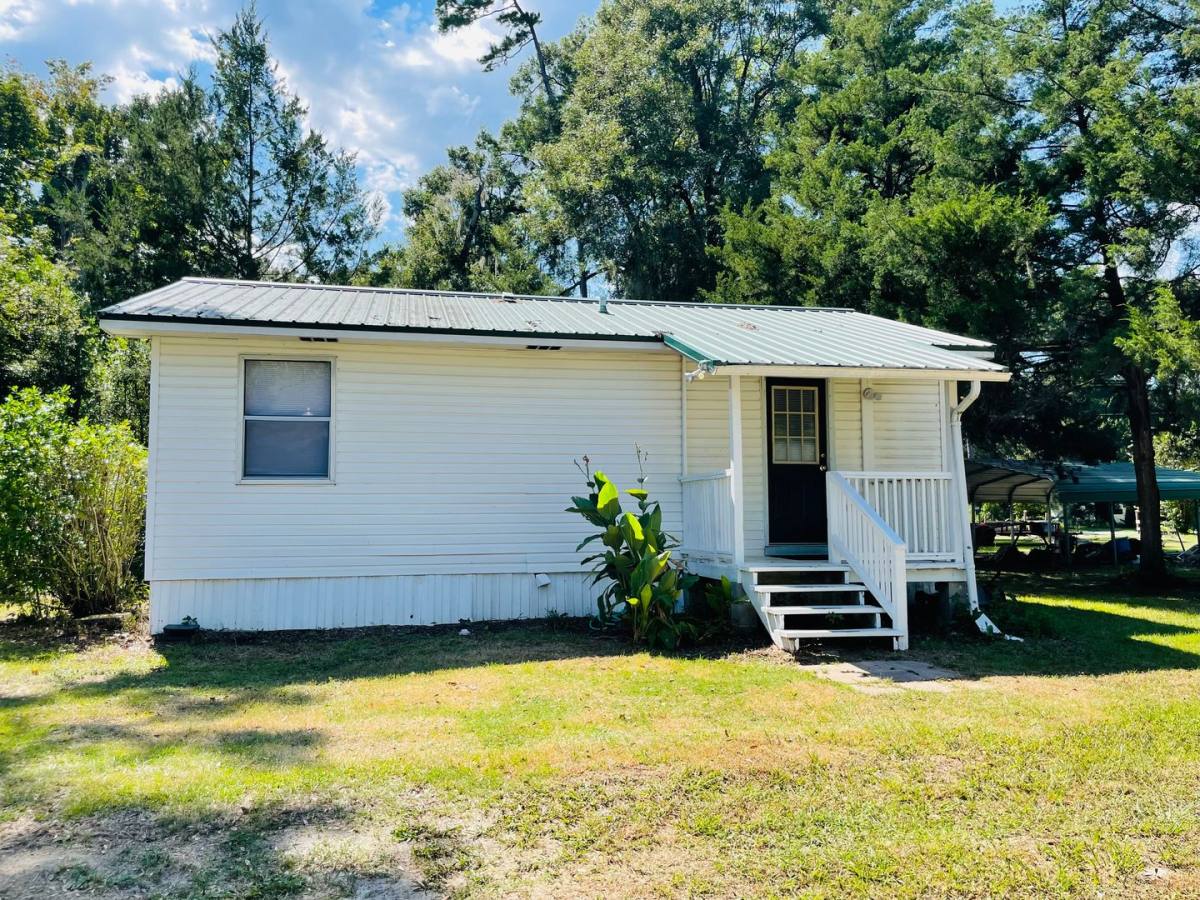 House for rent at 16 Spokan Trail, Crawfordville, FL 32327
