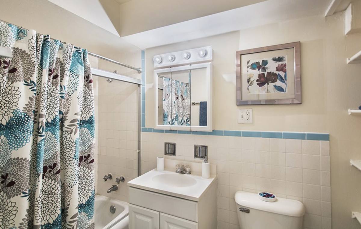 Apartment for rent at 6401 N Sheridan Rd, Chicago, IL 60626