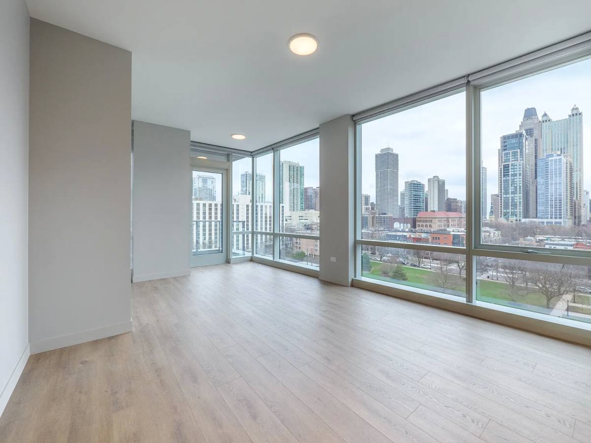 Apartment for rent at 868 N Wells St, Chicago, IL 60610