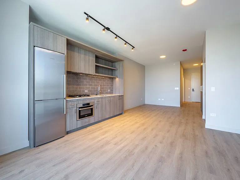 Apartment for rent at 868 N Wells St, Chicago, IL 60610