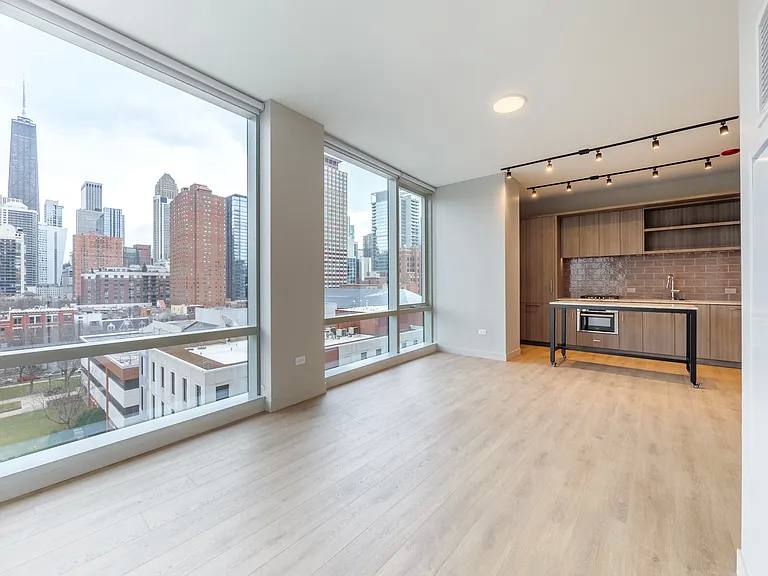 Apartment for rent at 868 N Wells St, Chicago, IL 60610