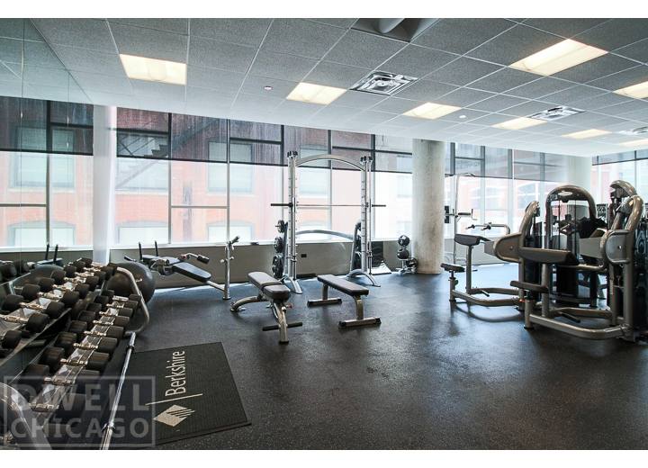 Apartment for rent at 805 N Lasalle Dr, Chicago, IL 60654