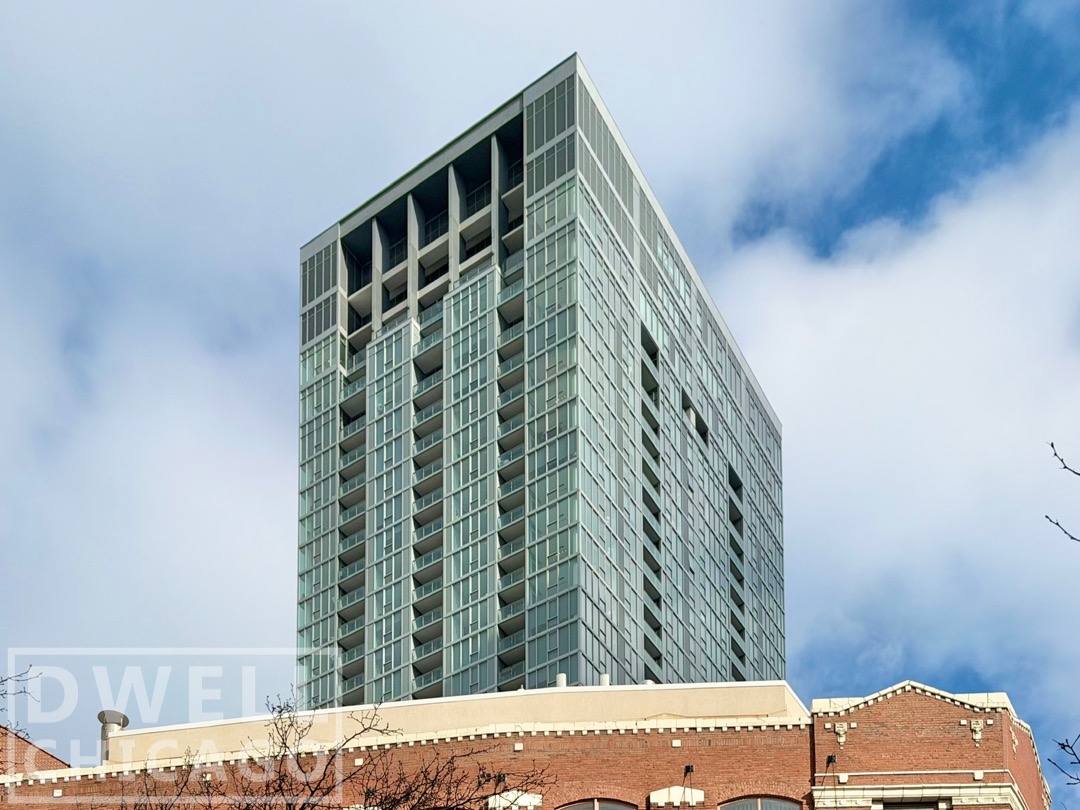 Apartment for rent at 369 W Grand Ave, Chicago, IL 60654