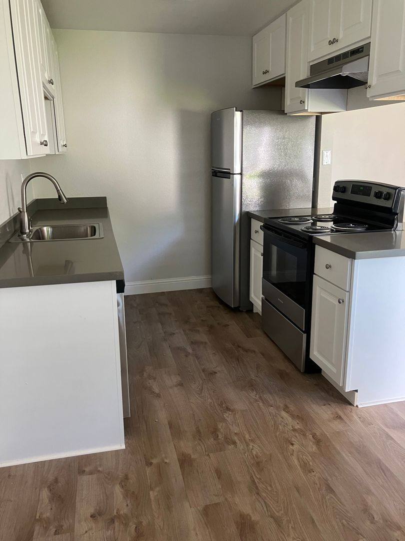 Apartment for rent at 404 W Cross St, Woodland, CA 95695